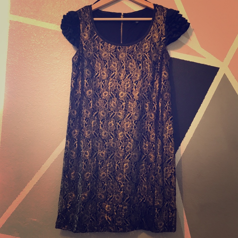 Short sleeve dress
